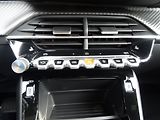 Peugeot 2008 (2026) ALLURE Hybrid 145k e-DCS6 - náhled 36