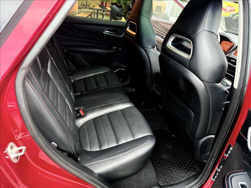 MG EHS 1,5 PHEV LUXURY - fotka 23 z 31