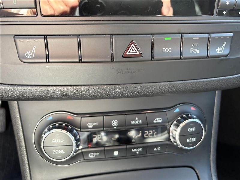 Mercedes-Benz Třídy B 1,6 200i 115kW,Bi-Xen,Kůže,Nav - fotka 12 z 36