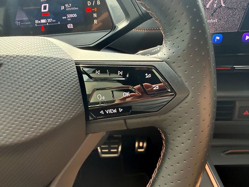 Cupra Born 62 kWh / HUD / FULL LED - fotka 30 z 40