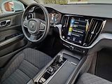 Volvo V60 B4 FWD Momentum Pro,ČR,1.Maj. - náhled 38