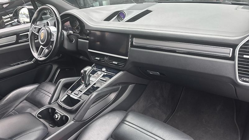 Porsche Cayenne E-HYBRID - fotka 22 z 24
