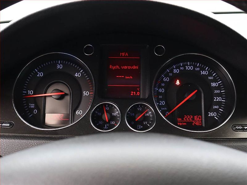 Volkswagen Passat (2005) 2.0 TDI, po STK, CZ doklady - fotka 8 z 12