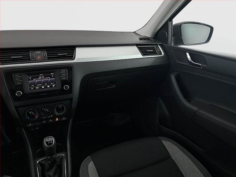 Škoda Rapid (2016) Spaceback 1.2 TSI - fotka 8 z 19