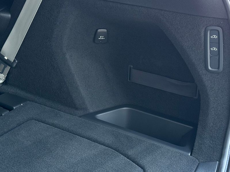 Volvo XC90 (2026) ULTRA T8, 360°, PANORAMA, VZDU - fotka 15 z 25