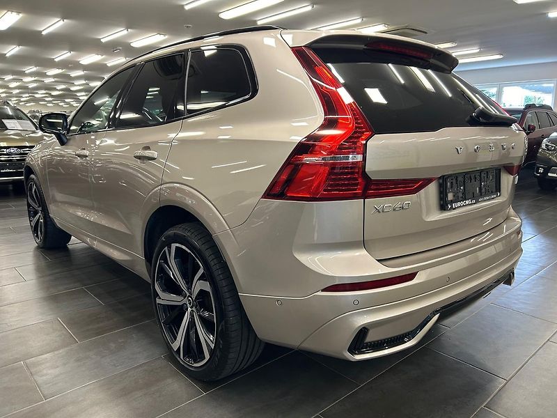 Volvo XC60 (2023) T8 AWD Ultimate+ DARK záruka - fotka 4 z 31