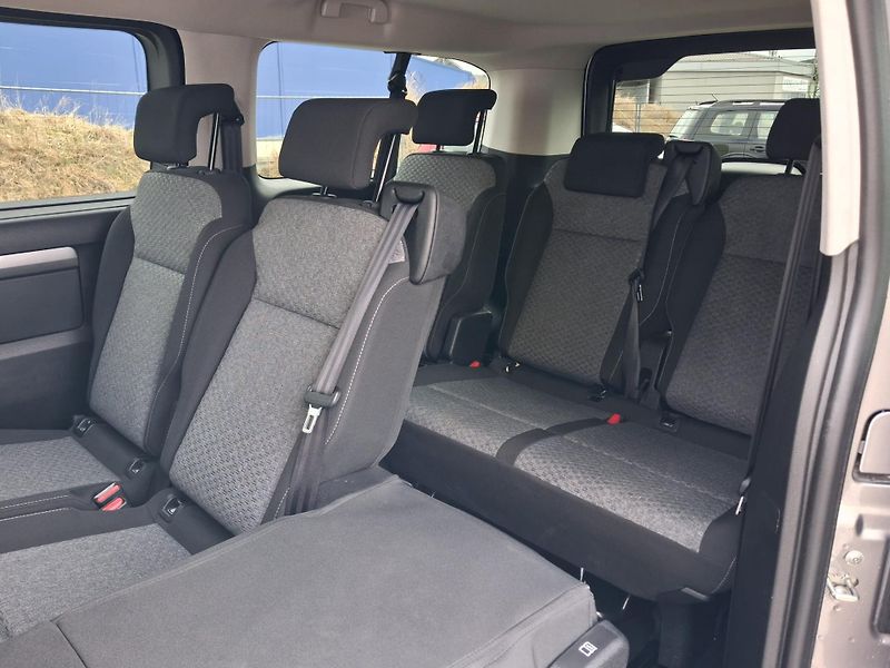 Toyota ProAce Verso 2,0 D-4D 8AT L2 Family Webasto - fotka 21 z 26