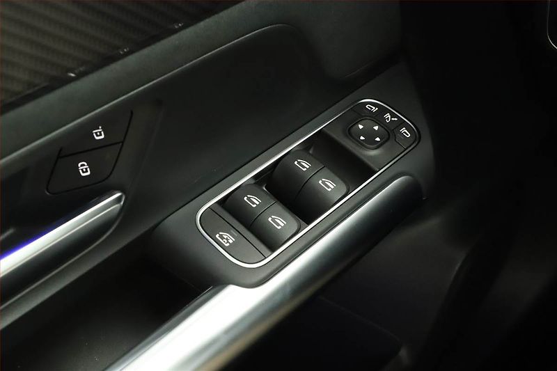 Mercedes-Benz GLA (2025) 220 4MATIC - fotka 17 z 26