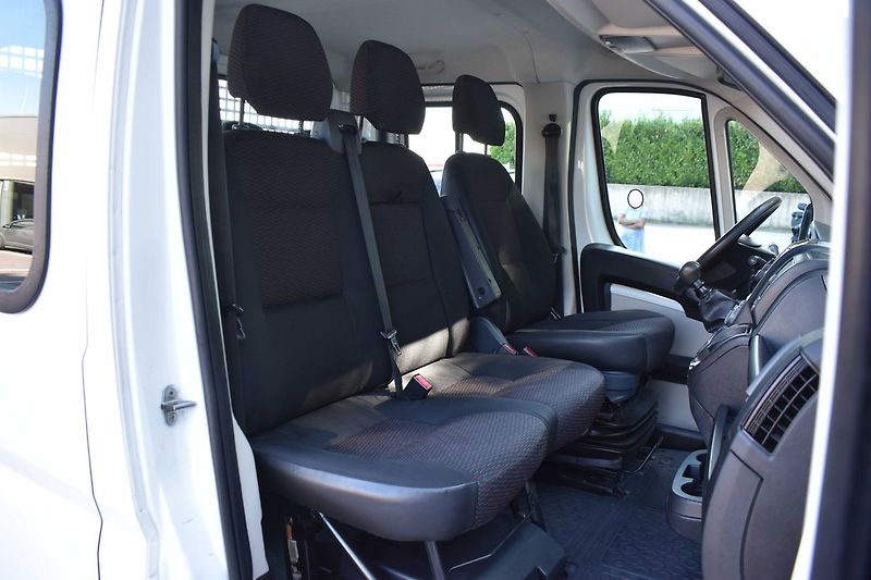 Peugeot Boxer 2.0 BlueHDi 7.MÍST*TAŽNÉ*ČR* - fotka 8 z 21