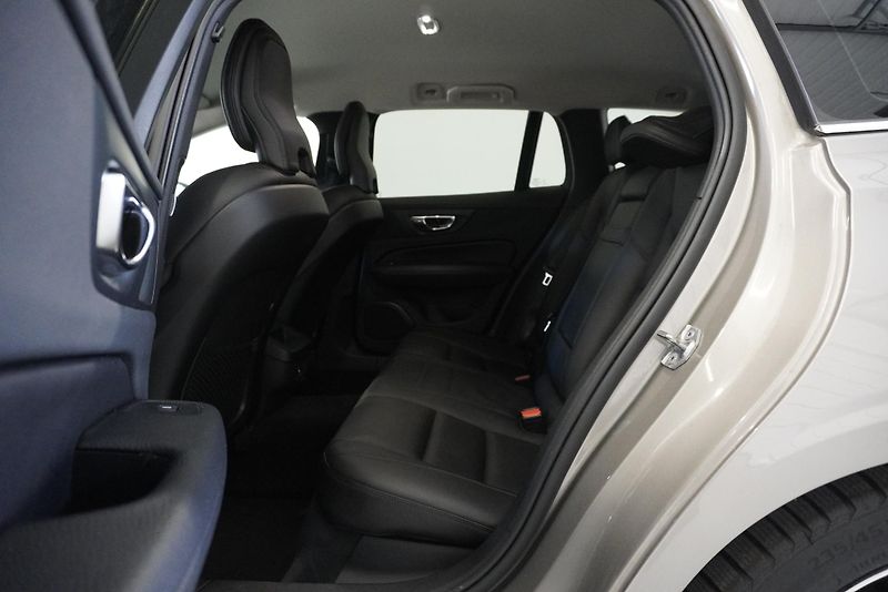 Volvo V60 2,0 D4 POLESTAR INSCRIPTION - fotka 28 z 35