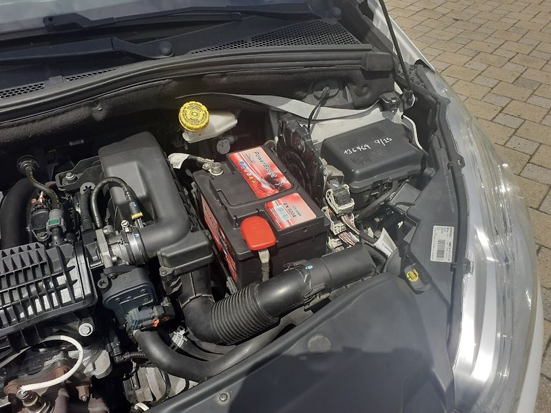 Peugeot 208 (2015) 1.0  PT ,AC,TEMP. - fotka 25 z 31
