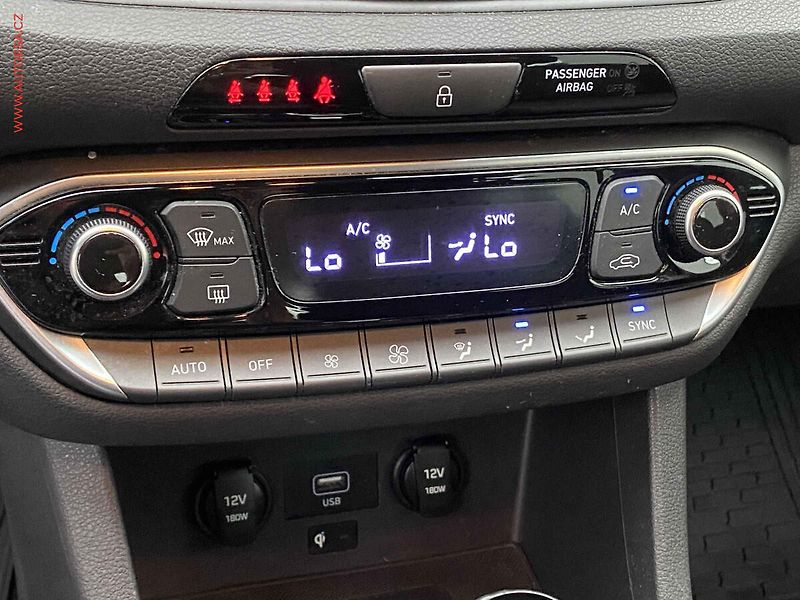 Hyundai i30 (2023) 1.5T-GDi, ČR, AT, LED, kamera - fotka 16 z 18