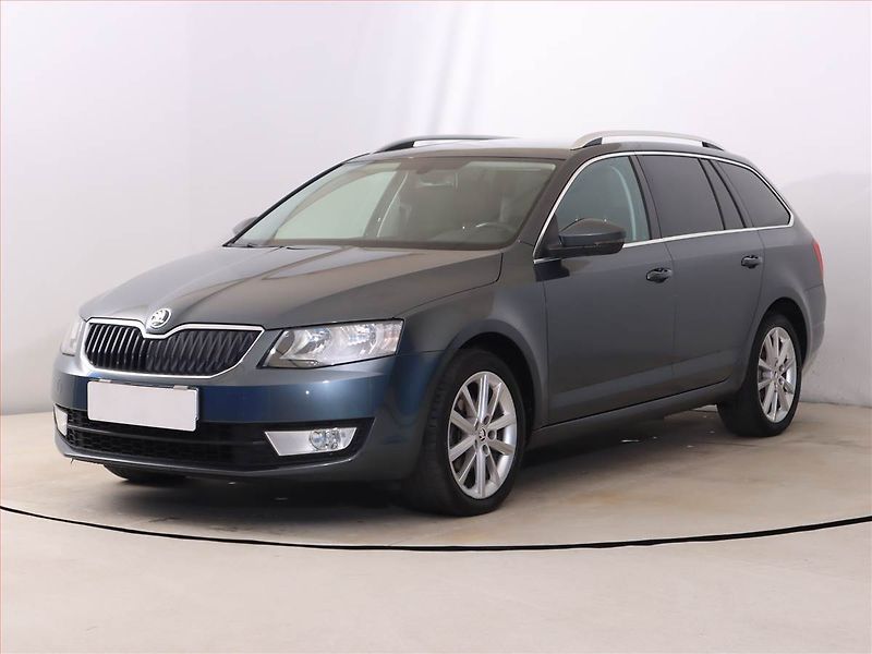 Škoda Octavia (2015) 2.0 TDI, Tempomat - fotka 2 z 18