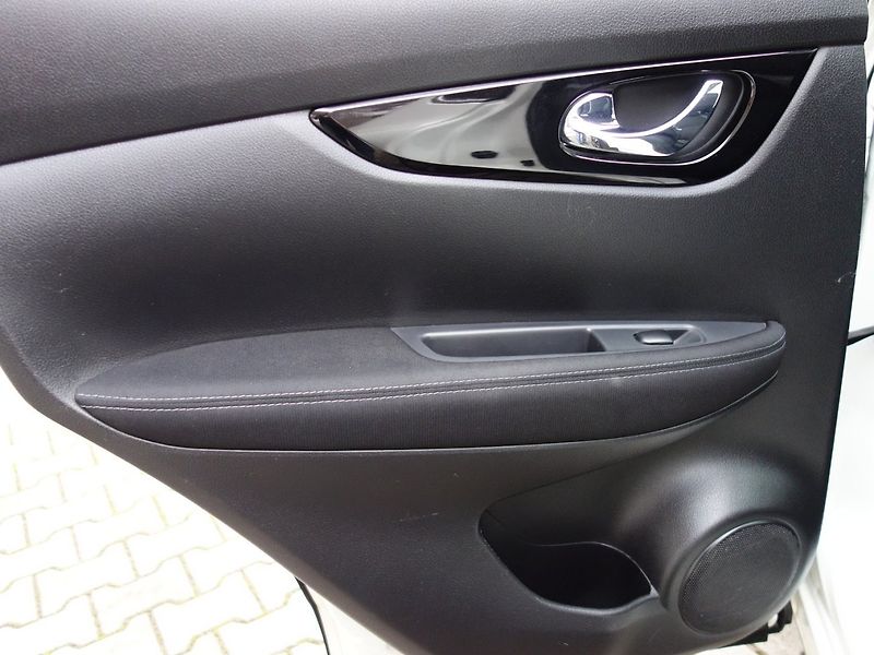 Nissan Qashqai (2017) 1.5dCi 81kW 6MAN -VÝBAVA! - fotka 29 z 42