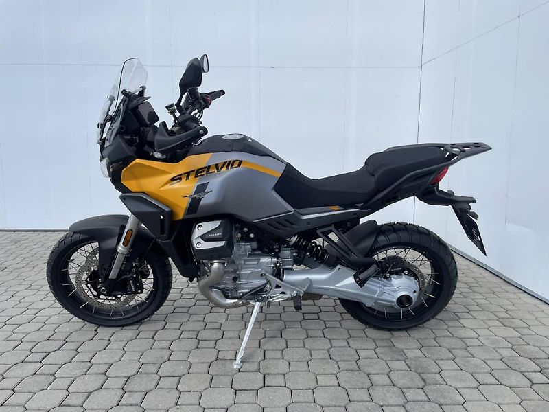 Moto Guzzi (2026) V100 Stelvio ARAS E5+ - fotka 6 z 11