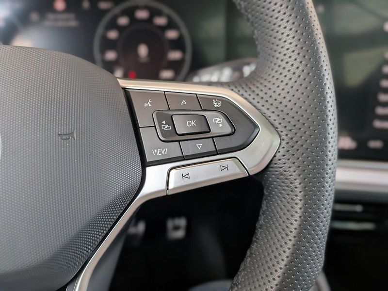 Volkswagen Touareg TDI 210kW R-Line HuD Pano NezT - fotka 14 z 24