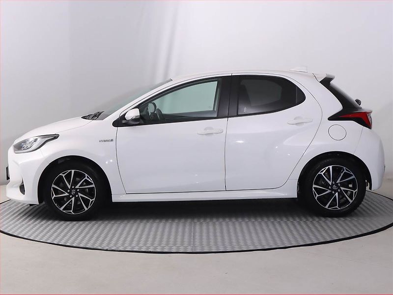 Toyota Yaris (2021) Style 1.5 Hybrid, Automat - fotka 3 z 21