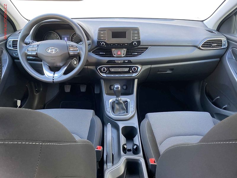 Hyundai i30 (2024) 1.5 DPi, 1.maj,ČR, Start, AC - fotka 8 z 17