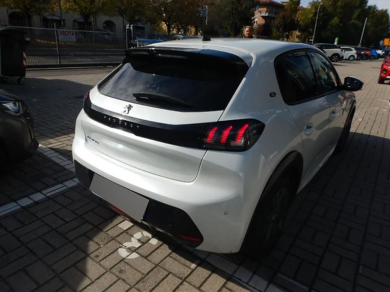 Peugeot 208 (2021) Allure Pack - fotka 5 z 8