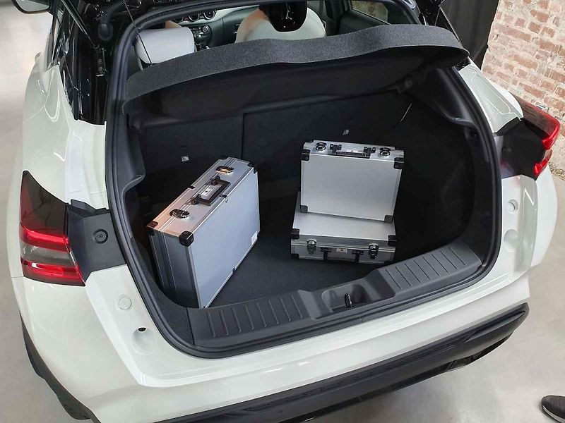 Nissan Juke působí naživo jako dospělý zástupce kategorie malých SUV.