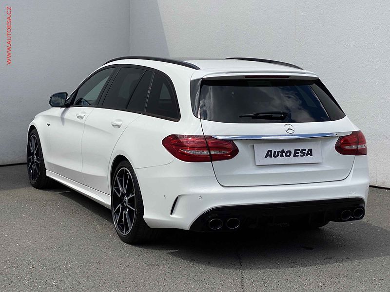 Mercedes-Benz Třídy C (2016) 3.0 Biturbo C43 AMG 4MATIC - fotka 6 z 21