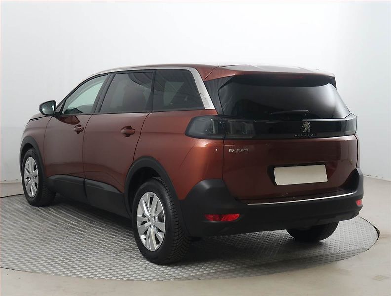 Peugeot 5008 (2021) PureTech 130, 7 MÍST - fotka 4 z 18