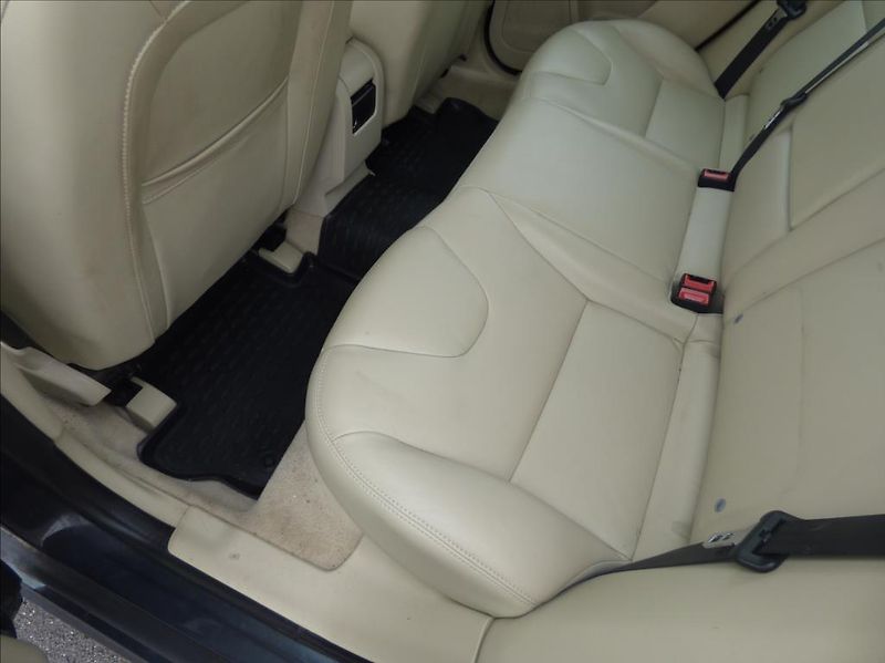 Volvo XC60 2,0 D3  Summum - fotka 22 z 34