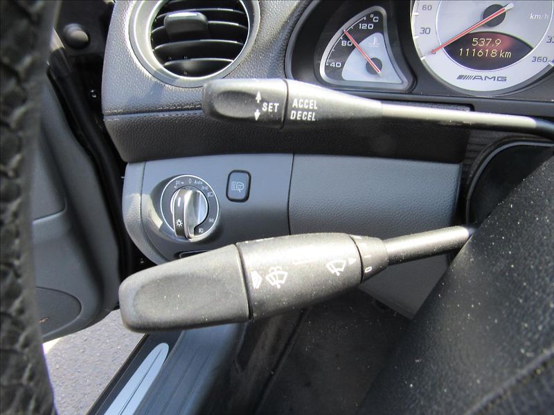 Mercedes-Benz SL 5,5 550 V8 285kw Cabrio - fotka 22 z 44