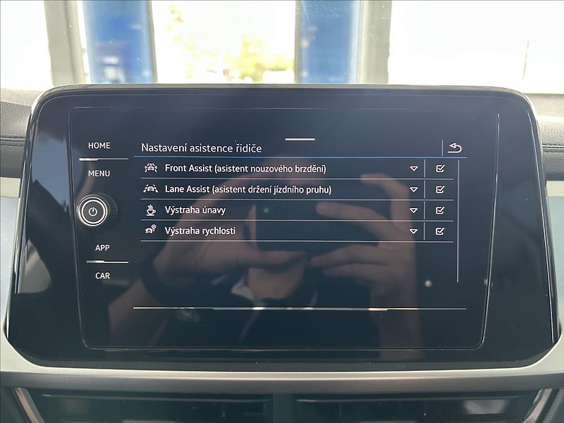 Volkswagen T-Roc 1,0   TSI 85kW,LIFE,1.MAJITEL - fotka 13 z 26