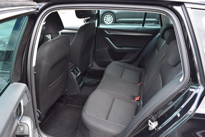 Škoda Octavia (2018) 1.5TSI 110kw CLEVER LED TAŽNÉ - fotka 15 z 45