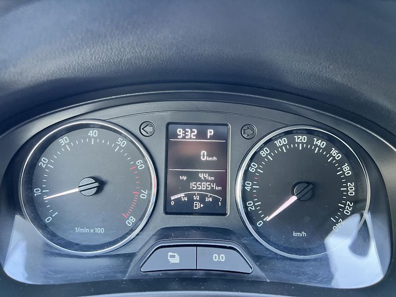 Škoda Rapid 1.4TSi 90kw DSG KLIMA ALU ČR - fotka 15 z 38