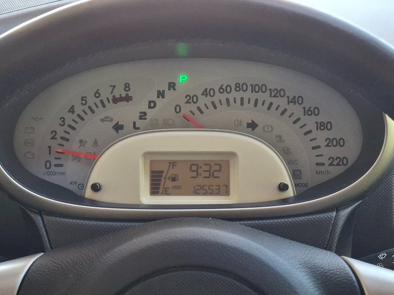 Daihatsu Sirion (2006) 1.3i 67kW AUT 4WD - fotka 18 z 39