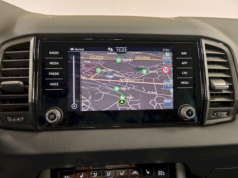 Škoda Karoq (2025) 1.5 TSI 110 kW DSG Sportline - fotka 10 z 31