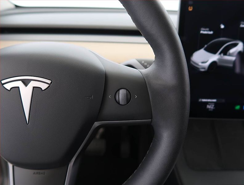 Tesla Model Y (2021) Long Range AWD 75kWh, SoH 91% - fotka 29 z 33