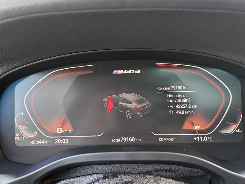 BMW X4 3.0 M40d - fotka 11 z 19