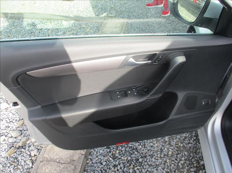 Volkswagen Passat 1,4 TSI,DSG,aut.klima,Navi, - fotka 18 z 47