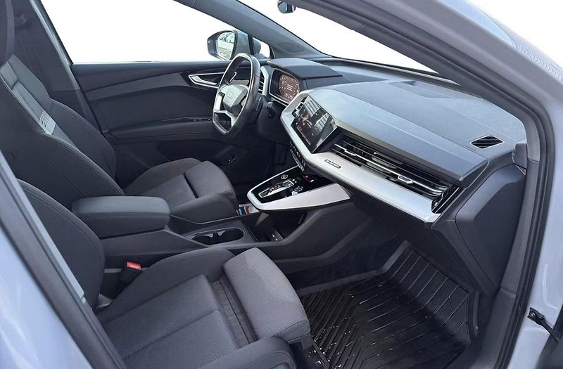 Audi Q4 50 e-tron Quattro Comfort  - fotka 11 z 22