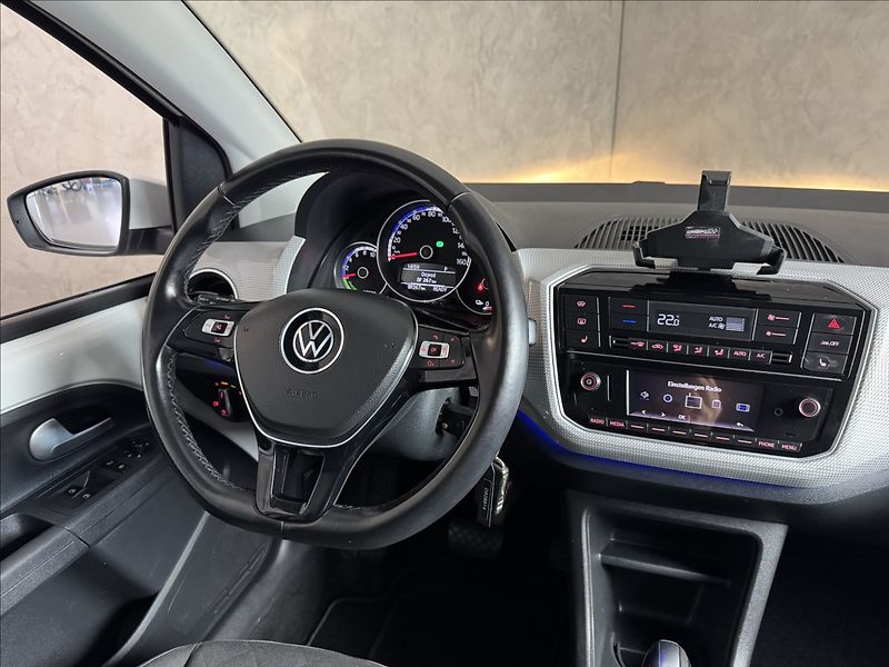 Volkswagen e-up! 61kW Move LED Kamera APP - fotka 17 z 40