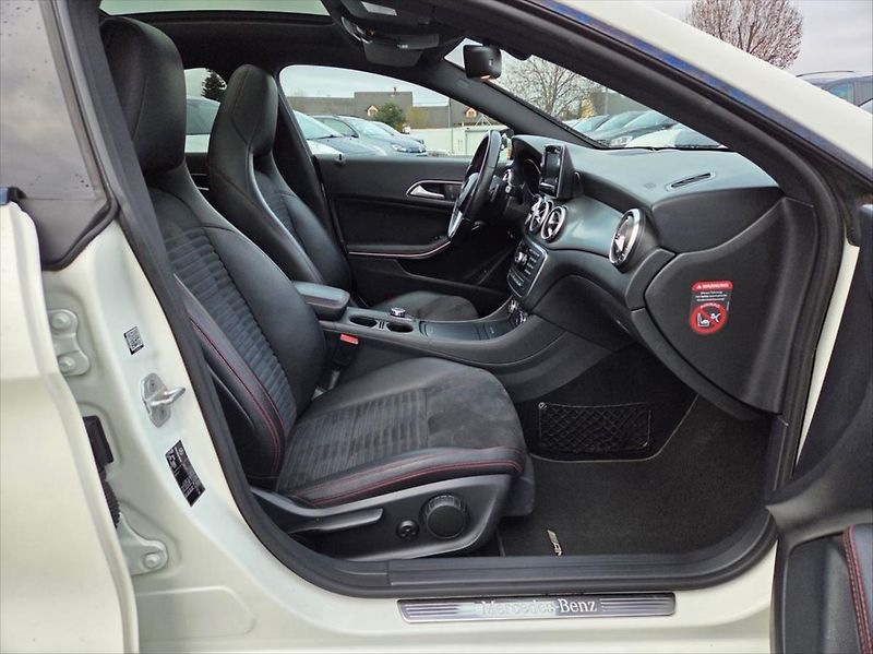 Mercedes-Benz CLA 1,8 100 KW 200 CDi automat - fotka 13 z 26
