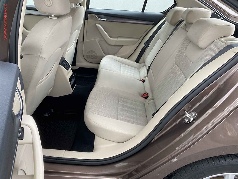 Škoda Octavia (2017) 1.8 TSi, ČR, Style, DSG, LED - fotka 10 z 18