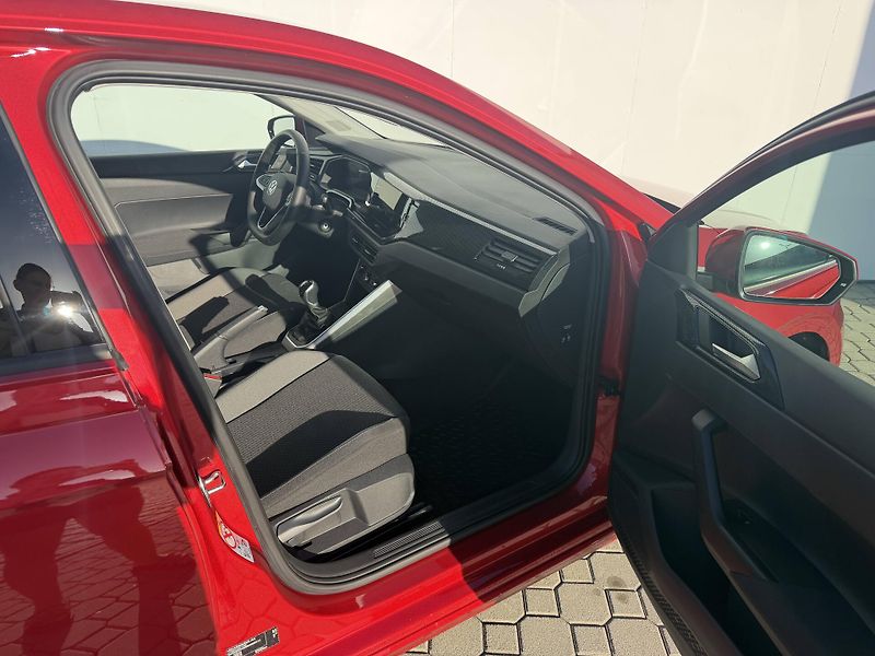 Volkswagen Polo (2025) People 5G 1,0TSi - fotka 24 z 26