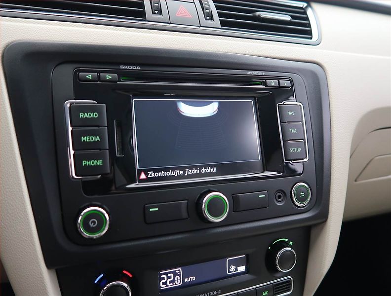 Škoda Rapid (2013) Ambition 1.6 TDI, Navi - fotka 15 z 17