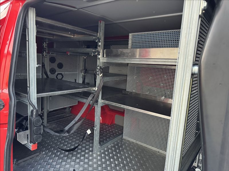 Volkswagen Transporter 2,0 TDI 4MOT LONG DPH 1.maj ČR - fotka 23 z 50