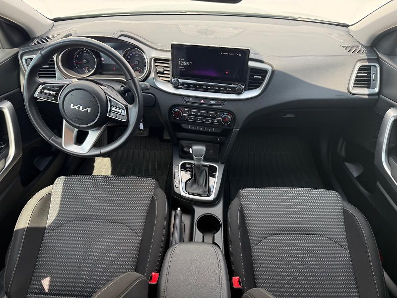Kia Ceed 1.5 T-GDi 7DCT TOP - fotka 5 z 27