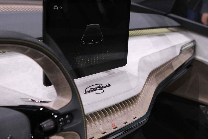 Jedno z nejočekávanějších aut Ženevy - Aston Martin Valkyrie