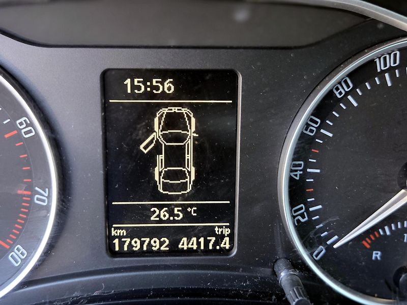 Škoda Octavia 1,4TSi 1.maj, rozvody, xenony  - fotka 36 z 43