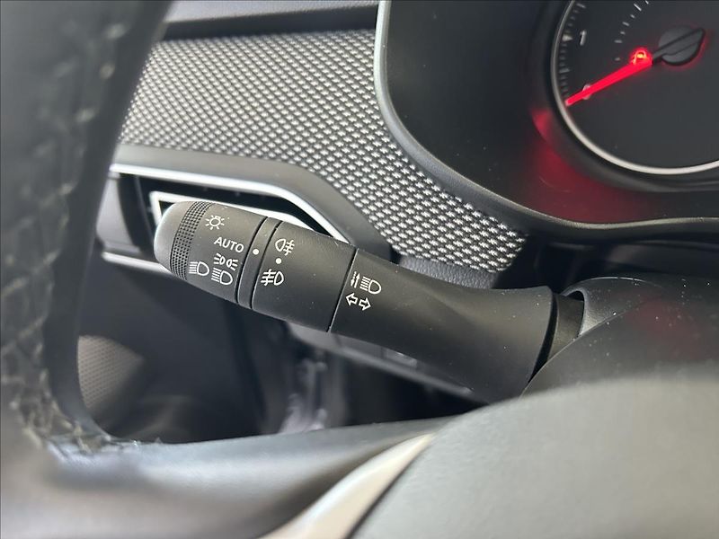 Dacia Sandero 1,0   ČR,1.MAJITEL,ZÁRUKA 3/20 - fotka 13 z 27