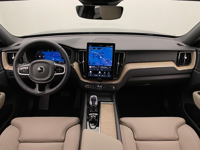 Volvo XC60 T6 AWD DARK PLUS AUT CZ - fotka 2 z 59