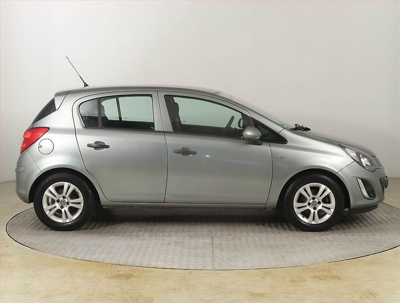 Opel Corsa (2014) 1.2 - fotka 6 z 17
