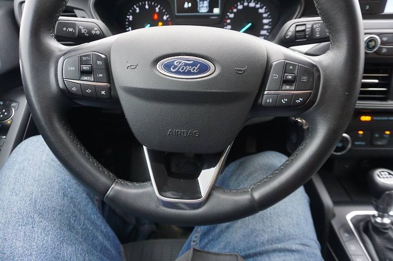 Ford Focus (2019) Fucus 1,0 92KW - fotka 16 z 21